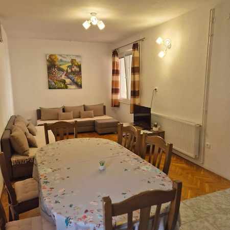 Apartments Veni Up Стариград-Пакленица Екстериор снимка