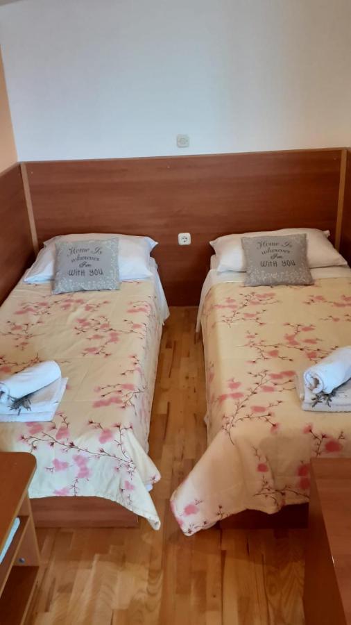 Apartments Veni Up Стариград-Пакленица Екстериор снимка